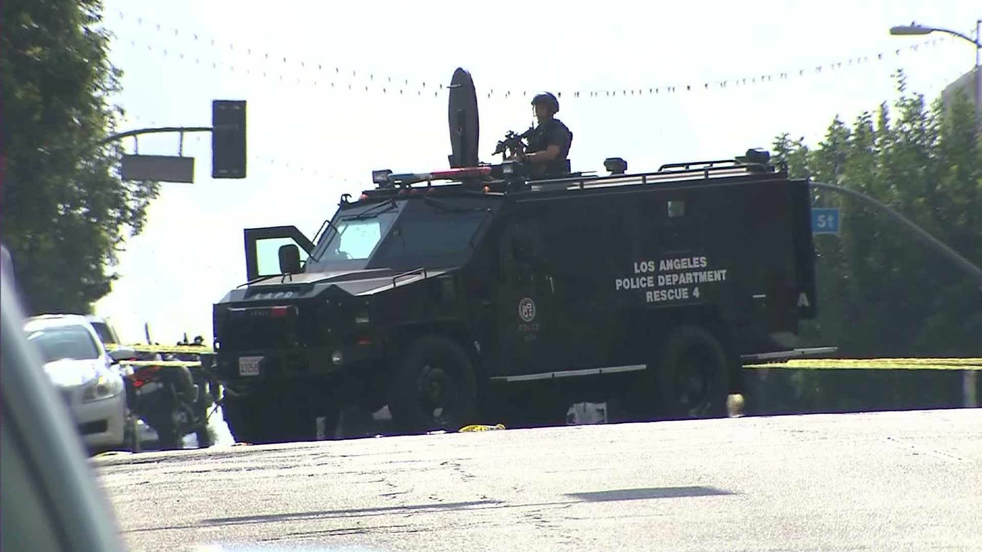 SWAT officers responded to a San Pedro search for a robber on Nov. 14, 2014. (Credit: KTLA)