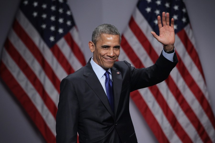 President Barack Obama waves after he spoke during the SelectUSA Investment Summit March 23, 2015 in National Harbor, Maryland. (Credit: Alex Wong/Getty Images)