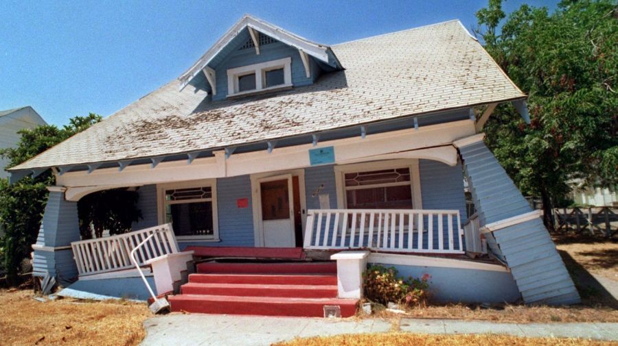 A home in Fillmore, Calif. is shown nearly six months after the 1994 Northridge earthquake. (Credit: Joe Pugliese / Los Angeles Times)