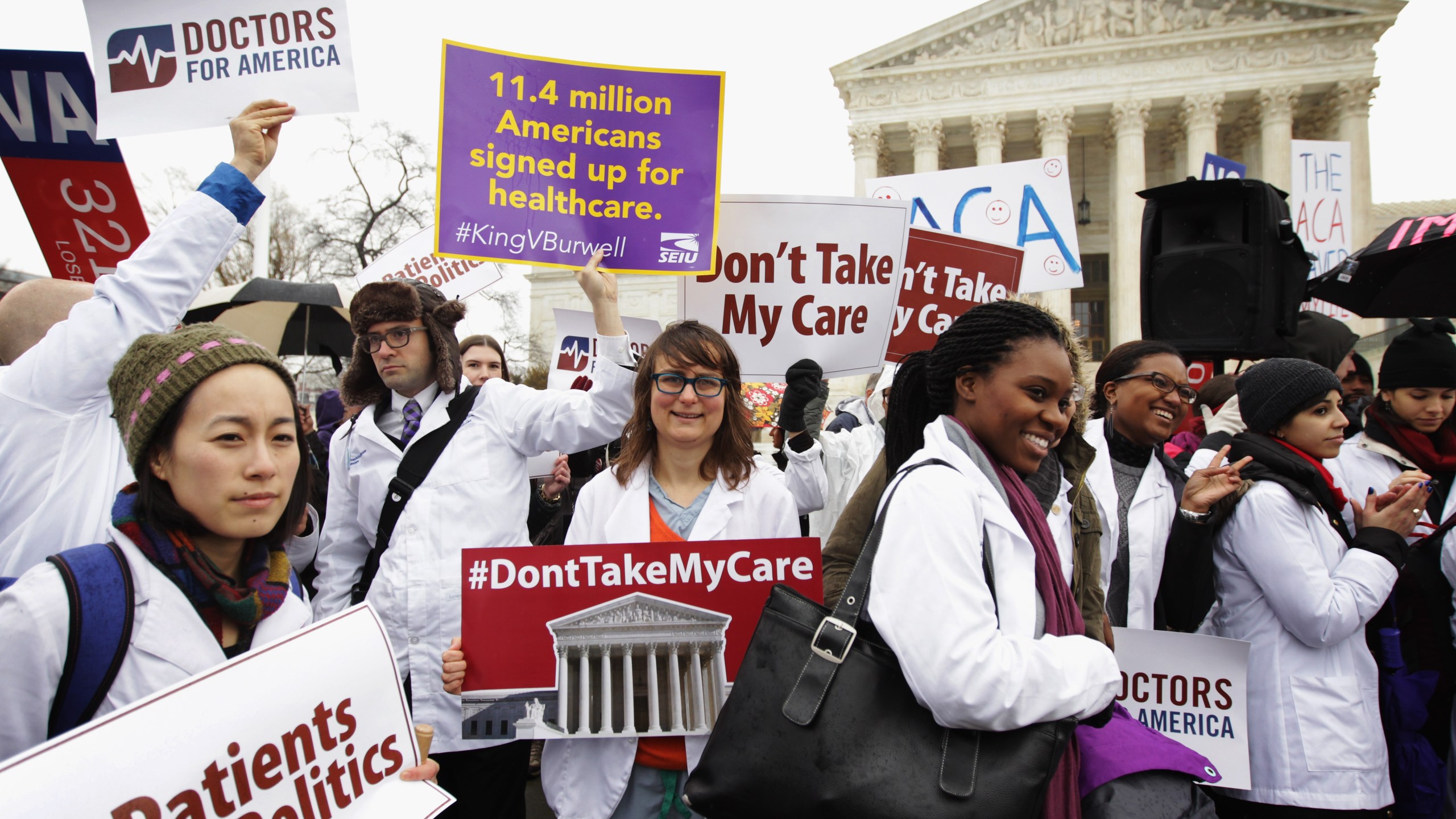 Supporters of the Affordable Care Act gather in front of the U.S Supreme Court during a rally March 4, 2015, in Washington, D.C. (Credit: Alex Wong / Getty Images)