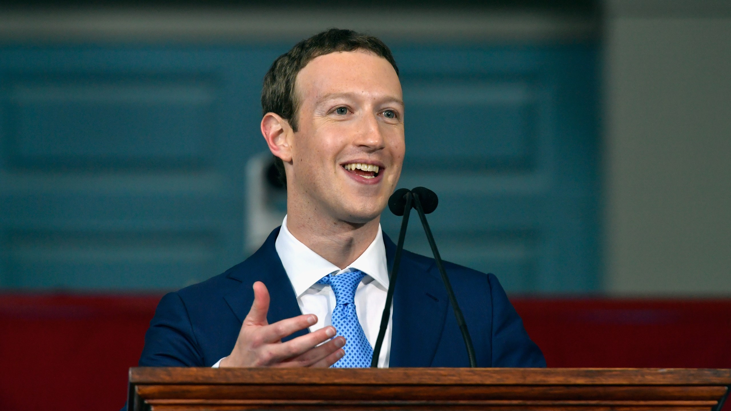 Facebook Founder and CEO Mark Zuckerberg speaks at Harvard University on May 25, 2017. (Credit: Paul Marotta/Getty Images)