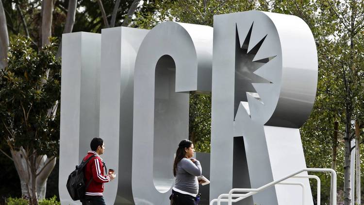 Students are seen at UC Riverside in a file photo. (Credit: Irfan Khan / Los Angeles Times)