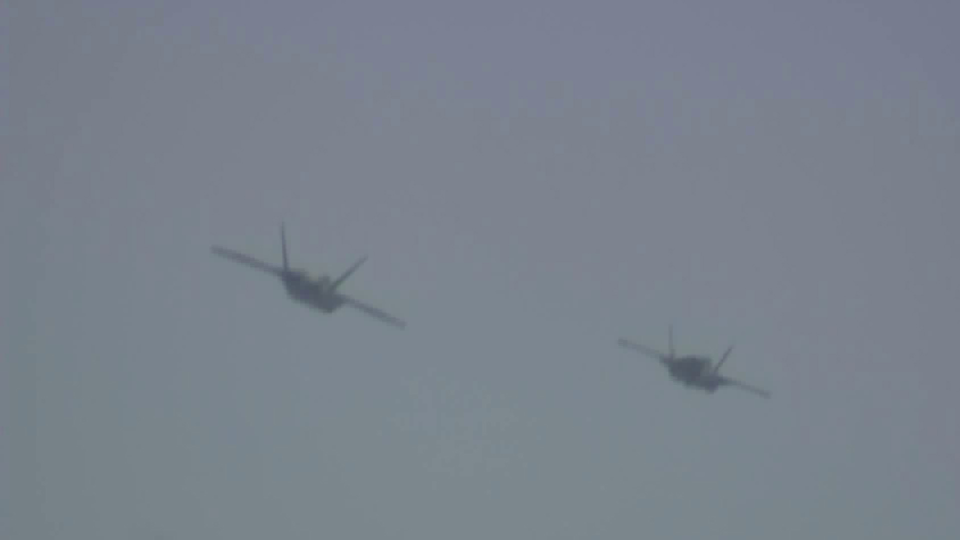 Fighter jets fly over J.H. McGaugh Elementary School in Seal Beach on Oct. 13, 2017. (Credit: KTLA)