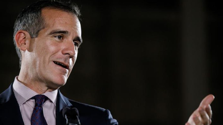 L.A. Mayor Eric Garcetti announced he won't be running for governor on Oct. 29, 2017. (Marcus Yam / Los Angeles Times)