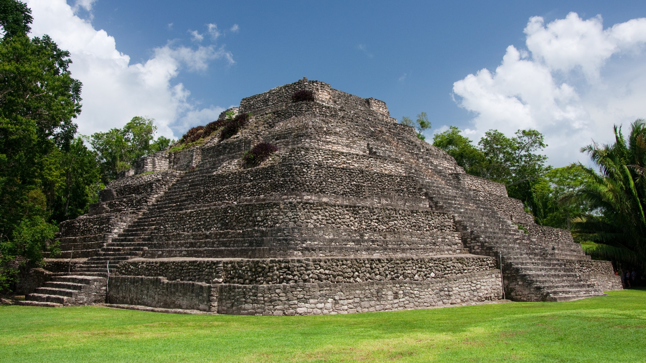 Newly restored pyramid from the Chaccoben Ruins accessible by sea at the south of the Quitaroo Roo state. (Credit: iStock / Getty Images)