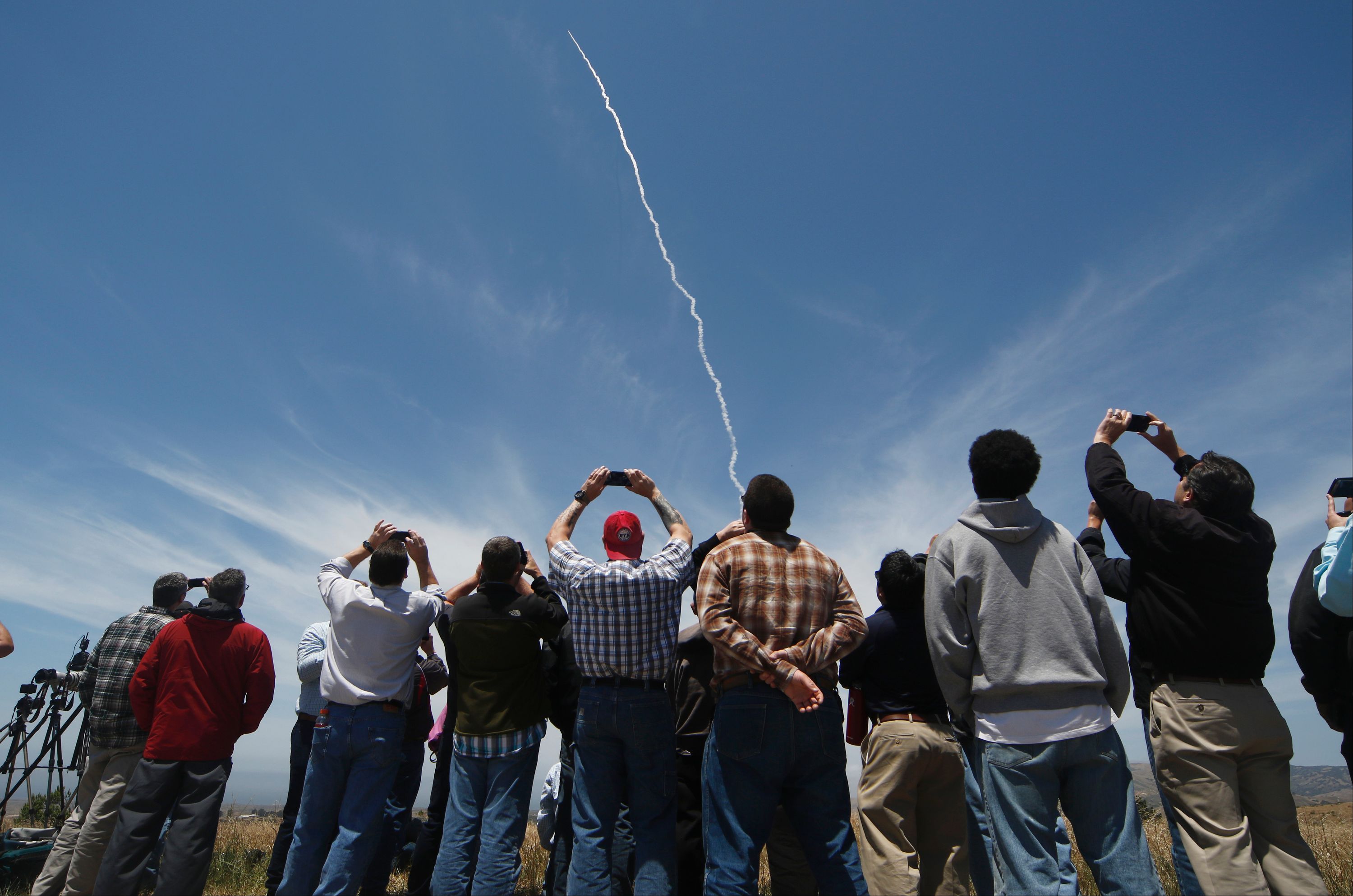 A ground based interceptor missile takes off at Vandenberg Air Force base on May 30, 2017. (Credit: GENE BLEVINS/AFP/Getty Images)