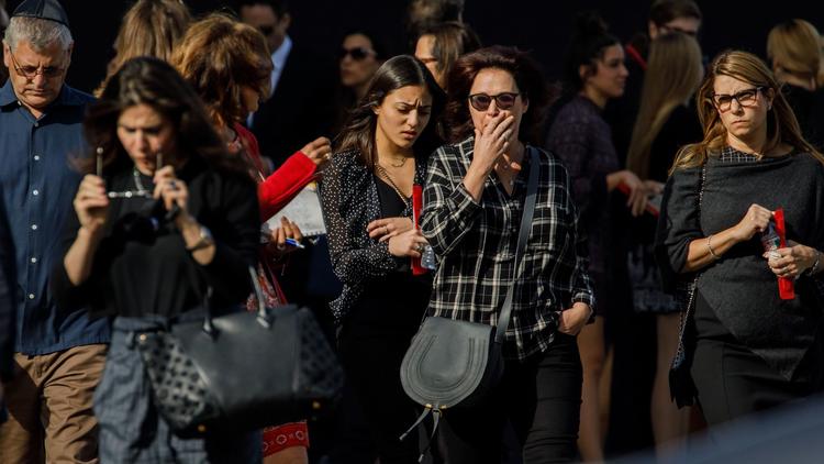 Mourners gather outside after attending a memorial service for Blaze Bernstein at University Synagogue in Irvine on Jan. 15, 2018. (Credit: Marcus Yam / Los Angeles Times)