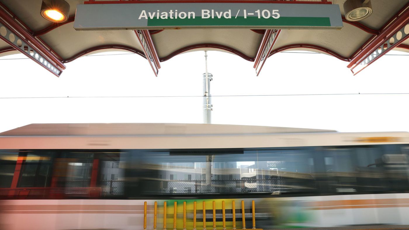 A Green Line train leaves the Aviation/LAX Station in Los Angeles on Jan. 22, 2018. (Credit: Christina House / Los Angeles Times)