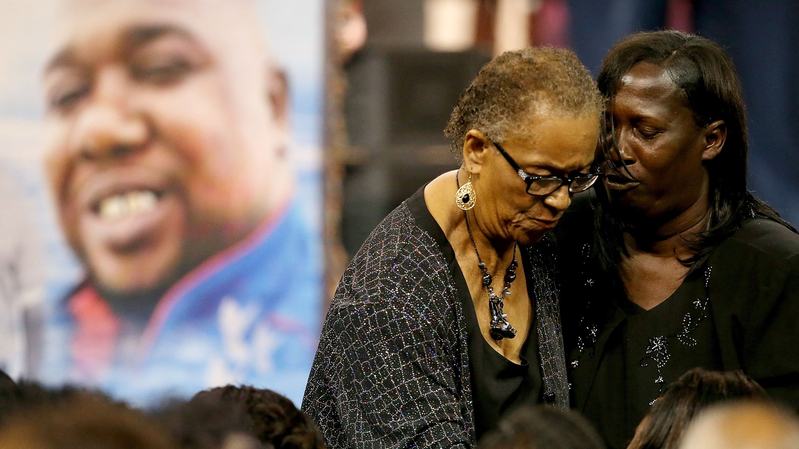 Friends and family pay their respects as they attend the funeral of Alton Sterling at Southern University on July 15, 2016 in Baton Rouge, Louisiana. (Credit: Sean Gardner/Getty Images)