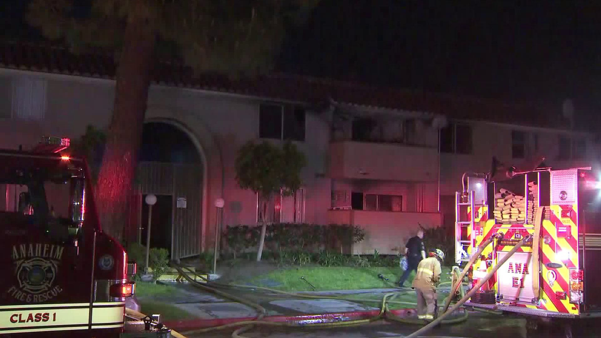 The scene of a fire at an apartment complex in Anaheim on April 14, 2018, is seen here. (Credit: KTLA)