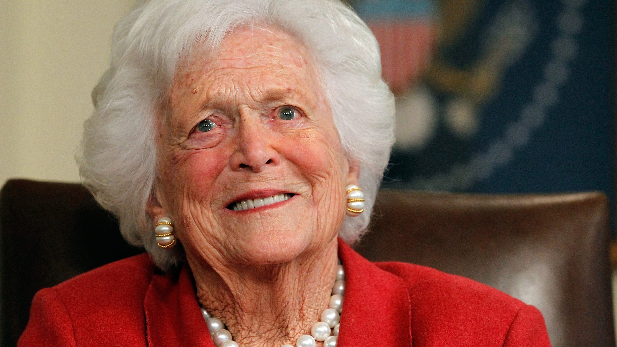 Barbara Bush talks with Republican presidential candidate, former Massachusetts Gov. Mitt Romney at Former President George H. W. Bush's office on March 29, 2012 in Houston, Texas. (Credit: Tom Pennington/Getty Images)