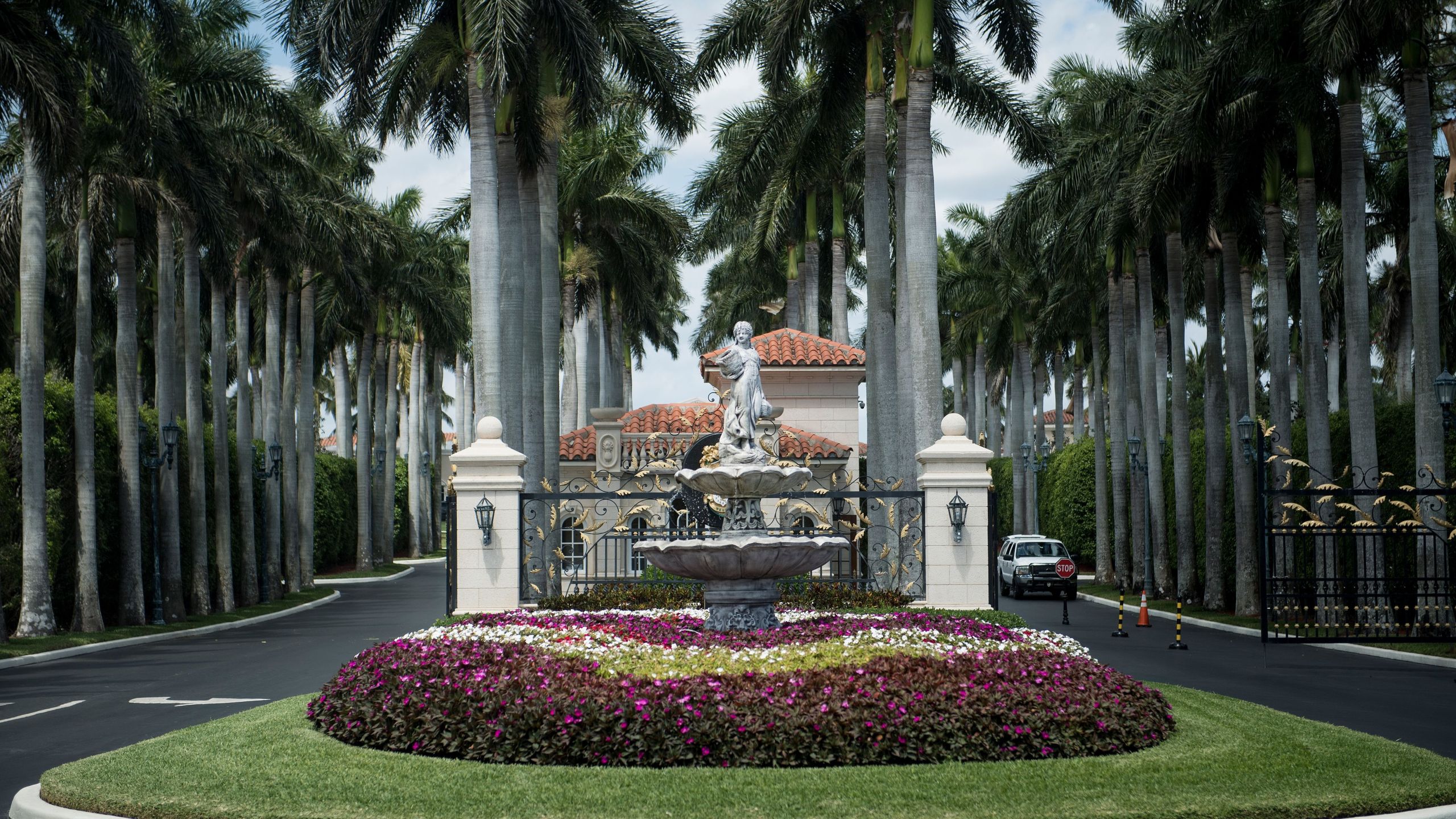 The Trump International Golf Club is seen as Donald Trump visits the club on March 24, 2018 in West Palm Beach, Florida. (Credit: Brendan Smialowski /AFP/Getty Images)