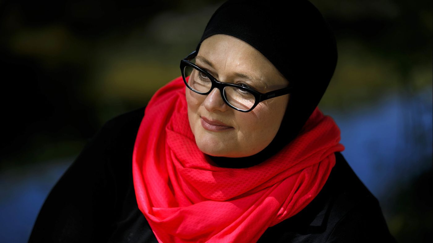 Jennifer Hyatt is shown in an undated photo. Hyatt claims in a federal lawsuit that Ventura County Sheriff's Office deputies removed her hijab and refused to give her an alternate form of cover when they arrested her in 2017. (Credit: Marcus Yam / Los Angeles Times)