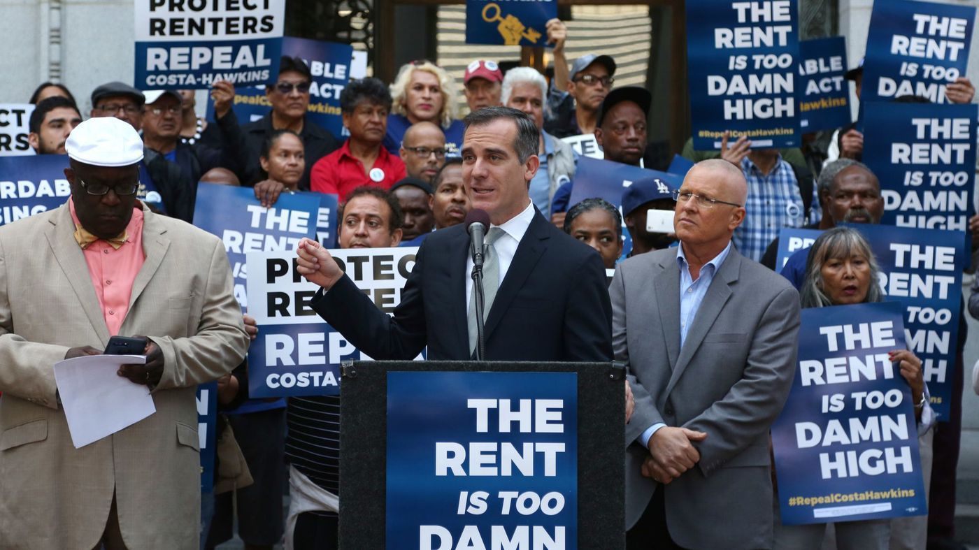 Los Angeles Mayor Eric Garcetti speak at an April 2018 rally endorsing an initiative that would allow for the expansion of rent control. (Credit: Katie Falkenberg / Los Angeles Times)