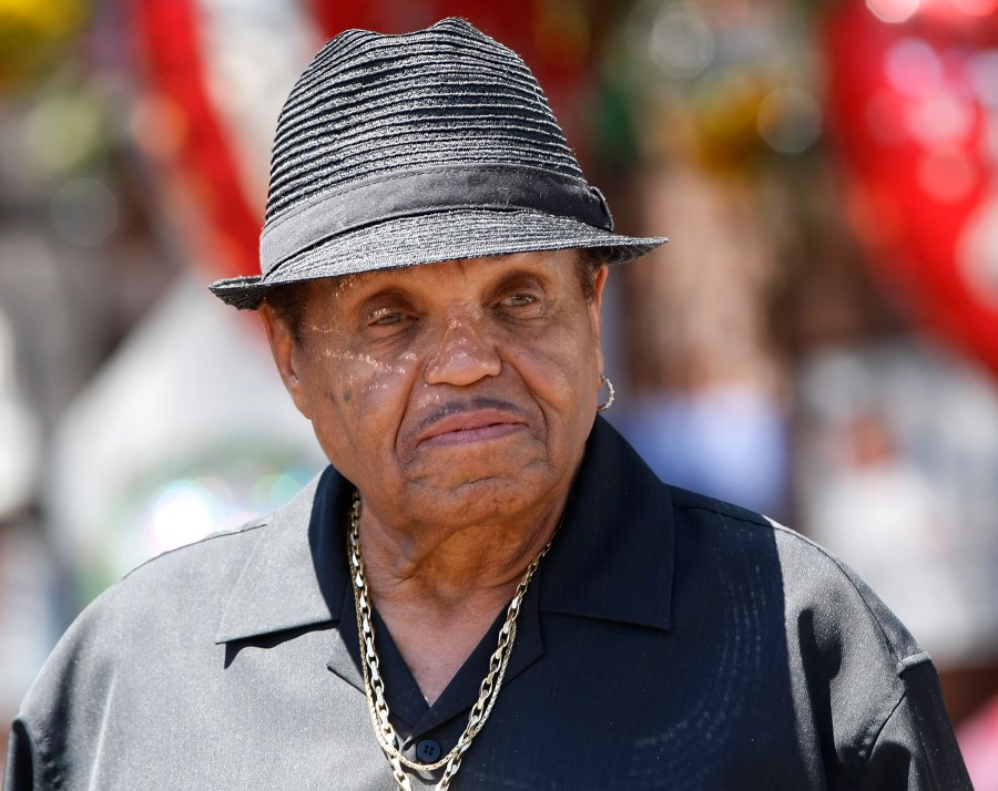 Joe Jackson speaks with the media in front of the Jackson compound on June 29, 2009 in Encino. (Credit: Michael Buckner/Getty Images)