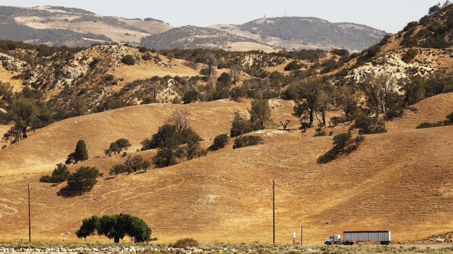 Land along California 138 near the 5 Freeway could be surrounded by development for the proposed Centennial project on Tejon Ranch, a 270,000-acre private property. (Credit: Al Seib / Los Angeles Times)