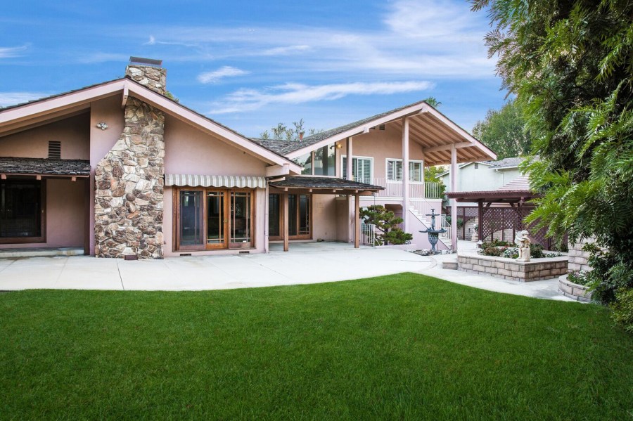 The back of the "Brady Bunch" home. (Credit: Anthony Barcelo)