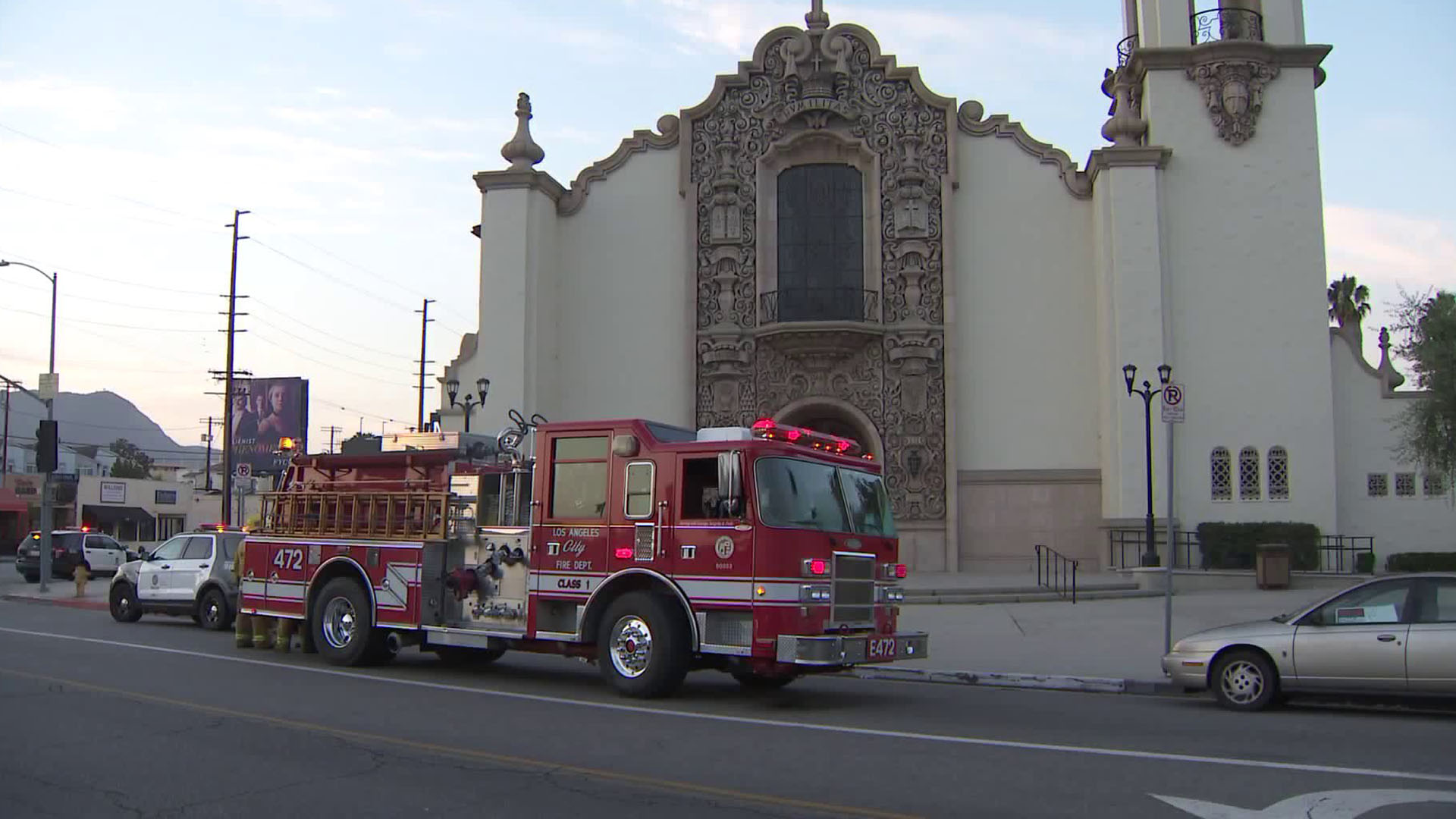 Crews respond to the St. Charles Borromeo Catholic Church in North Hollywood on July 25, 2018. (Credit: KTLA)