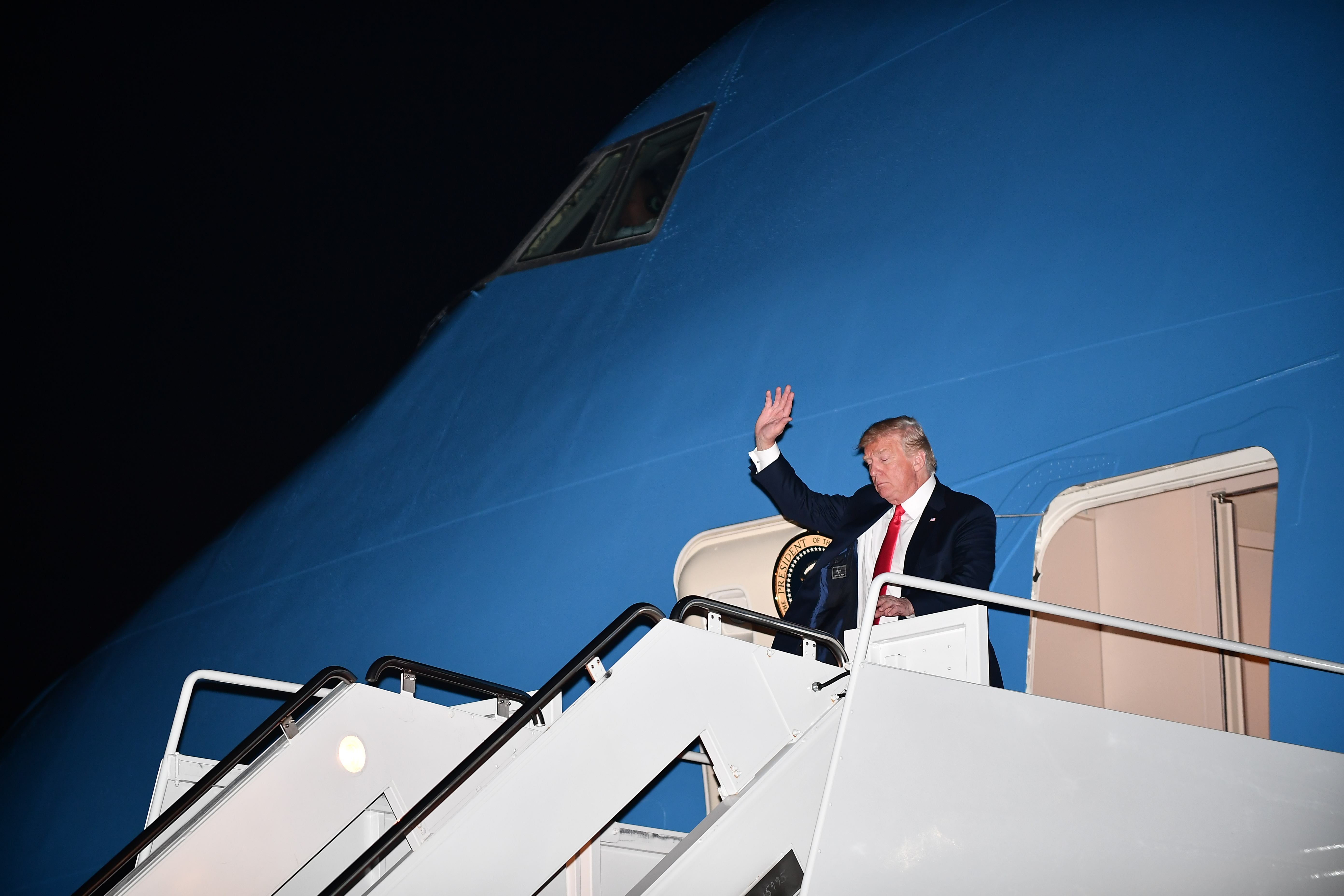 Donald Trump steps off Air Force One upon arrival at Andrews Air Force Base in Maryland on Aug. 30, 2018. (Credit: Mandel Ngan/AFP/Getty Images)