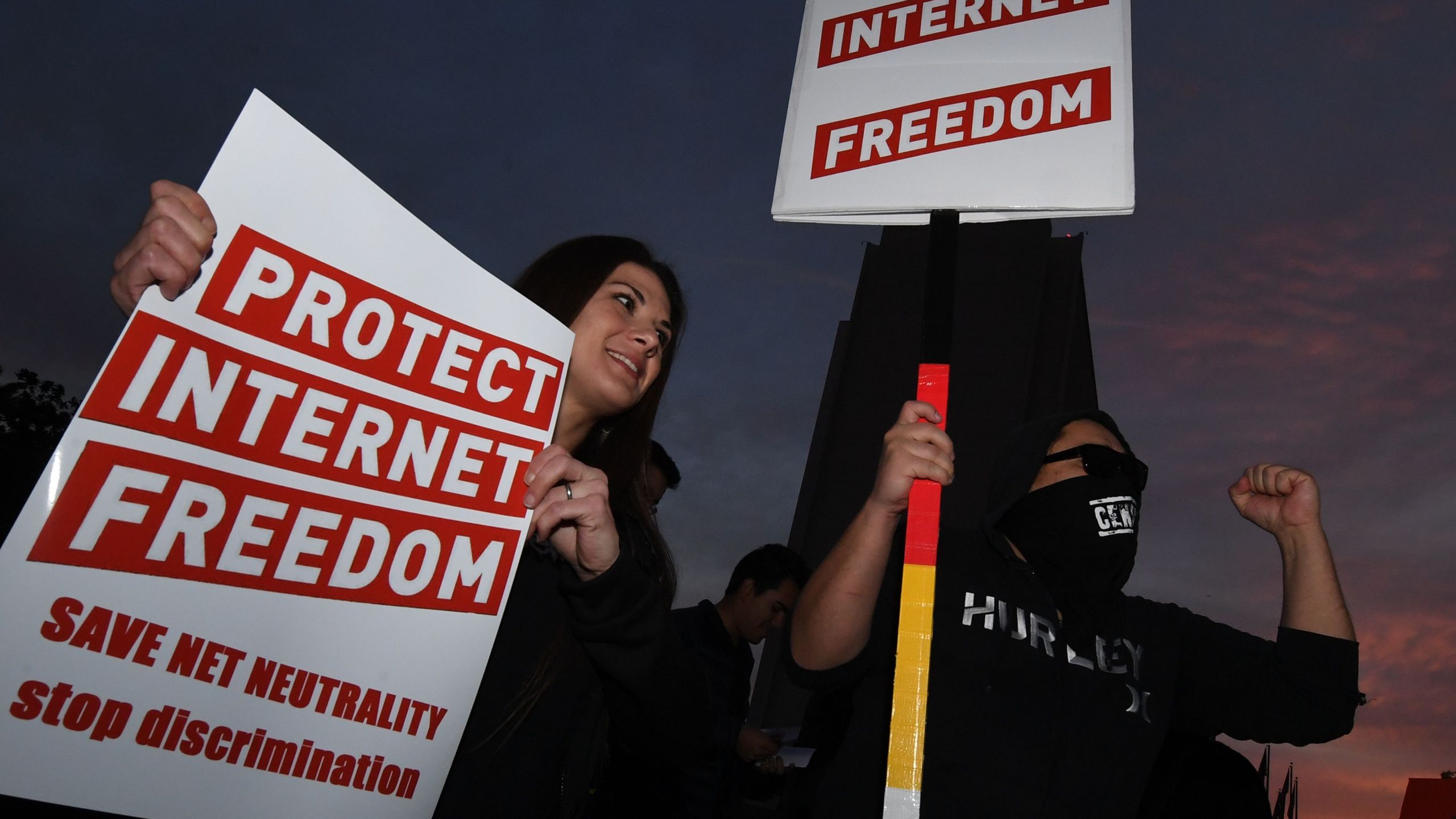 People protest during a "Protect Net Neutrality" rally outside the Federal Building in Los Angeles on Nov. 28, 2017. (MARK RALSTON/AFP/Getty Images)