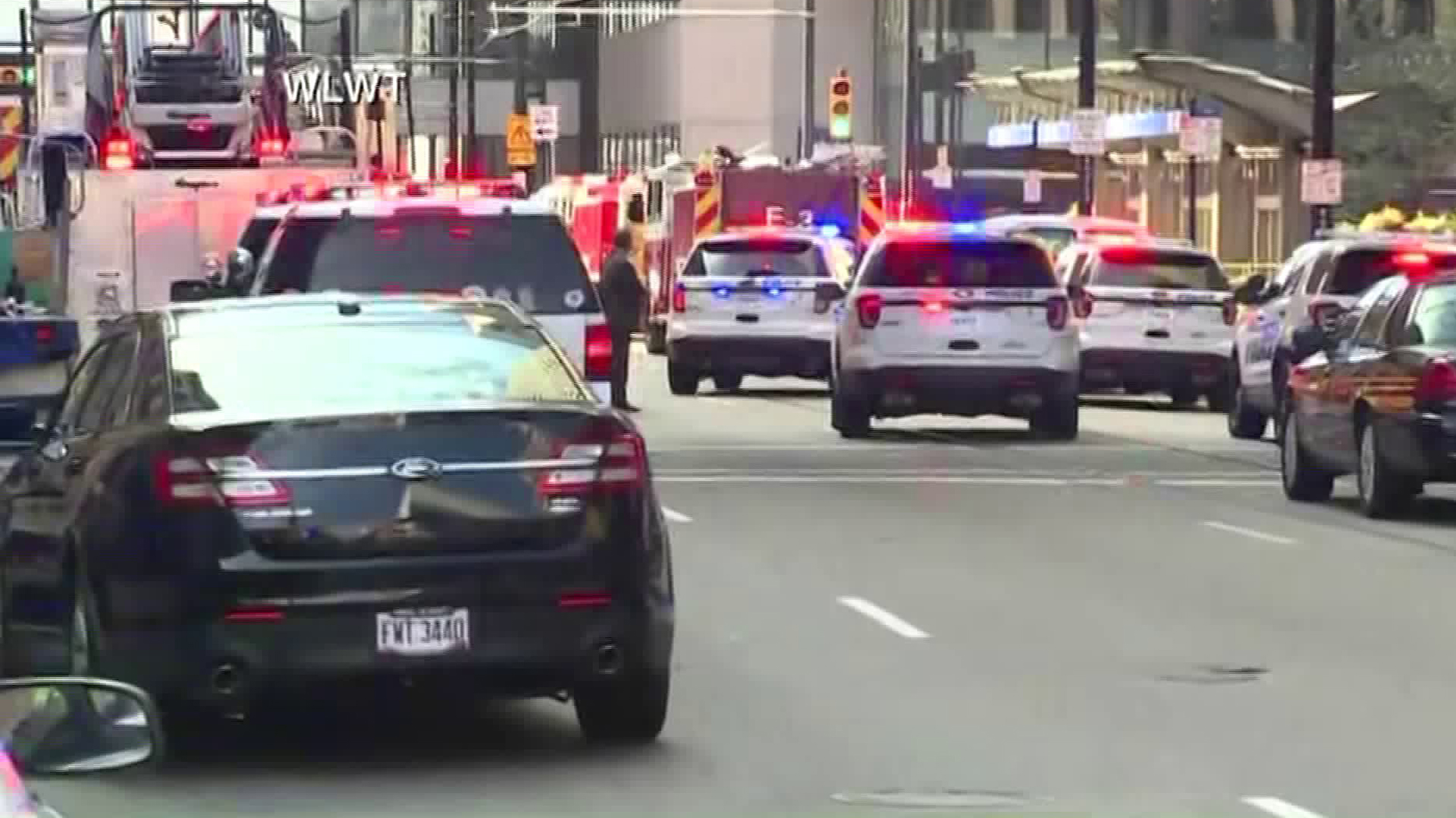 Police respond to an active shooter situation in downtown Cincinnati on Sept. 6, 2018. (Credit: WLWT via CNN)