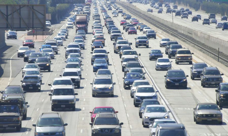 Auto traffic flows in and out of Los Angeles on Aug. 28, 2018. (Credit: Frederic J. Brown / AFP / Getty Images)