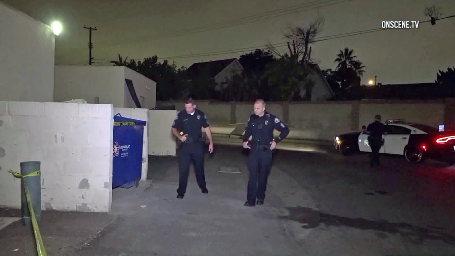 Police investigate the discovery of a body in Anaheim on Oct. 30, 2018. (Credit: OnScene.TV)