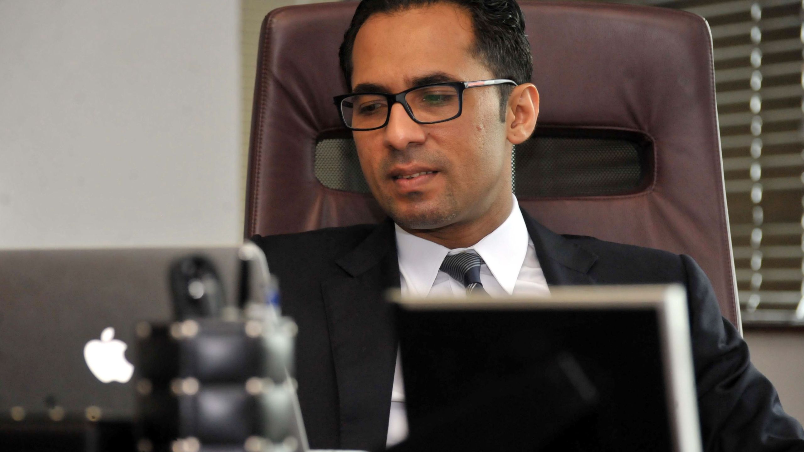 A file picture taken on April 23, 2015, shows Tanzanian businessman Mohammed Dewji at his office in Dar es Salaam. (Credit: KHALFAN SAID HASSAN/AFP/Getty Images)