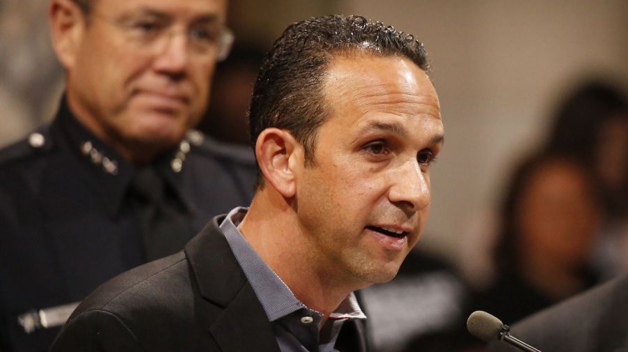 Los Angeles City Councilman Mitchell Englander speaks during an April 2018 council meeting. (Credit: Al Seib / Los Angeles Times)