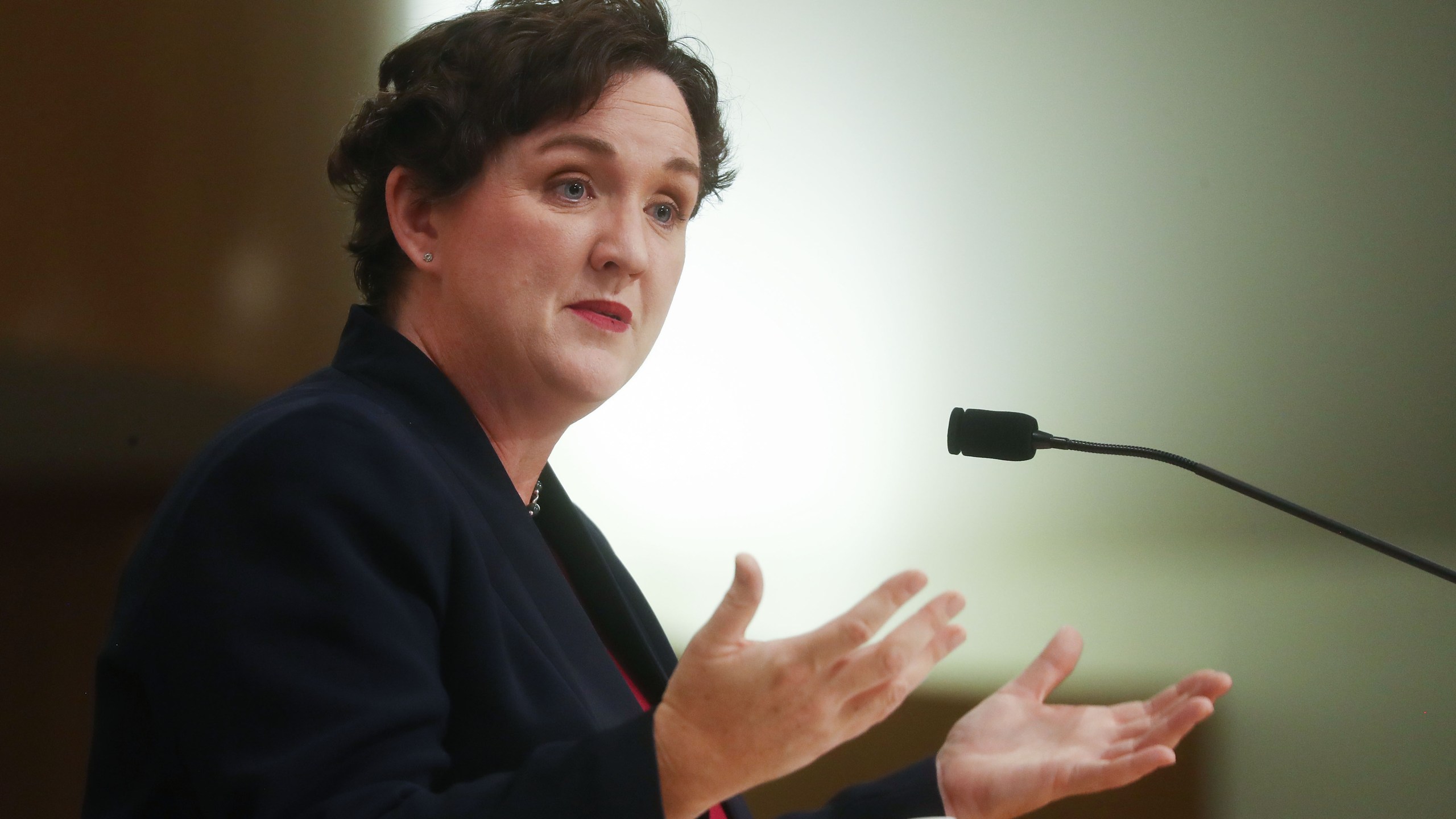 Democratic congressional candidate Katie Porter (CA-45) speaks at a campaign town hall in Tustin on Oct. 22, 2018. (Credit: Mario Tama/Getty Images)