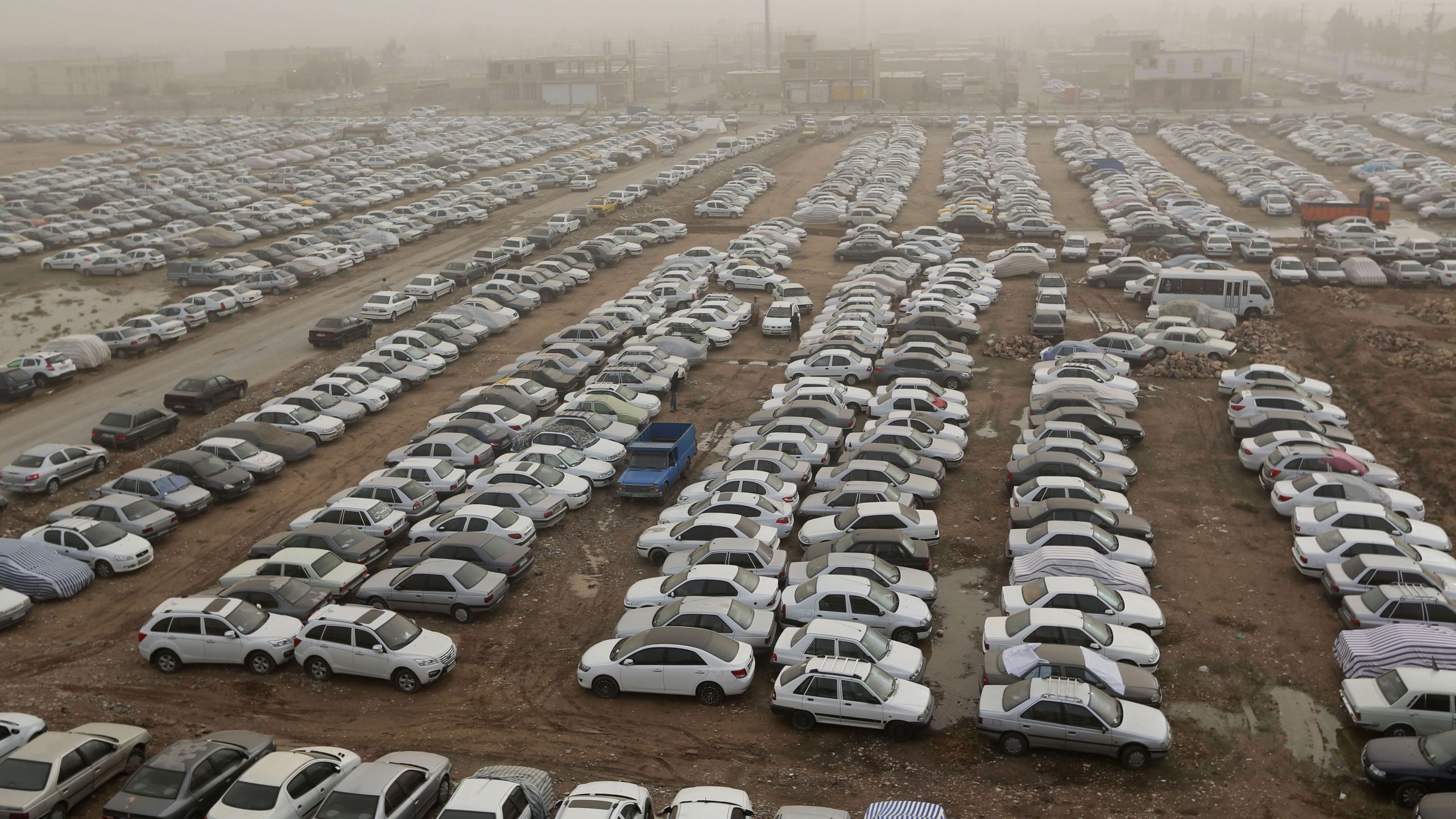 A car park is seen at the Iranian-Iraqi Mehran border as Iranian Shiite Muslim pilgrims head towards the central Iraqi shrine city of Karbala on Oct. 27, 2018. (Credit: Atta Kenare/AFP/Getty Images