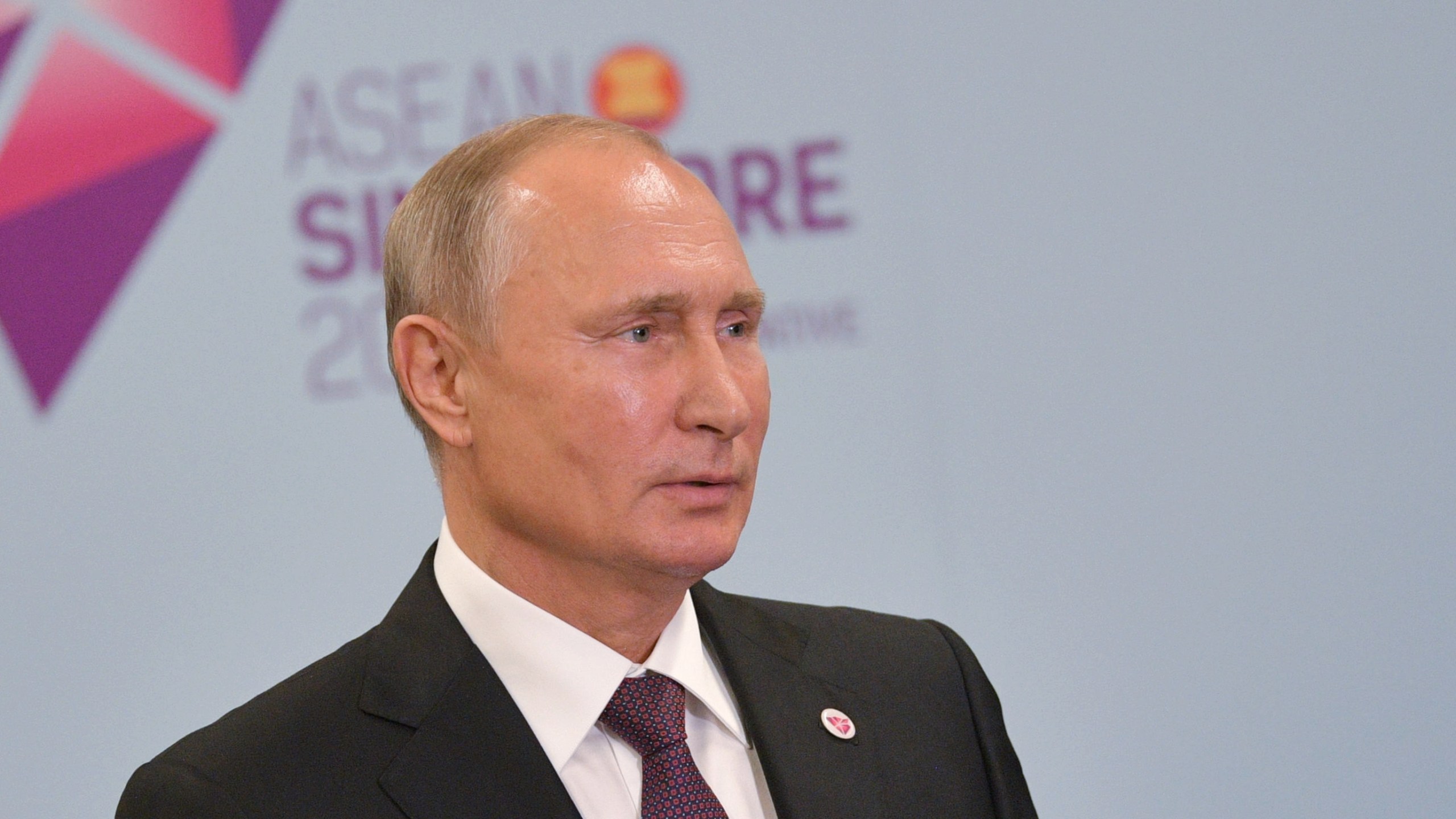 Russian President Vladimir Putin attends a press conference after the East Asia Summit in Singapore on Nov. 15, 2018. (Credit: ALEXEI DRUZHININ/AFP/Getty Images)