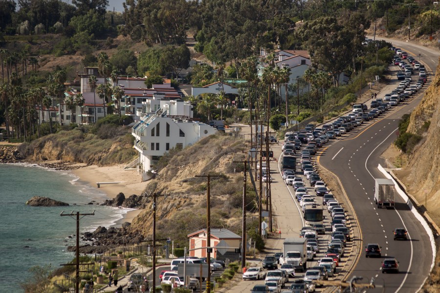 Traffic jams the southbound lanes of Pacific Coast Highway as all of the city of Malibu is evacuated to flee advancing flames during the Woolsey Fire on Nov. 9, 2018. (David McNew / Getty Images)