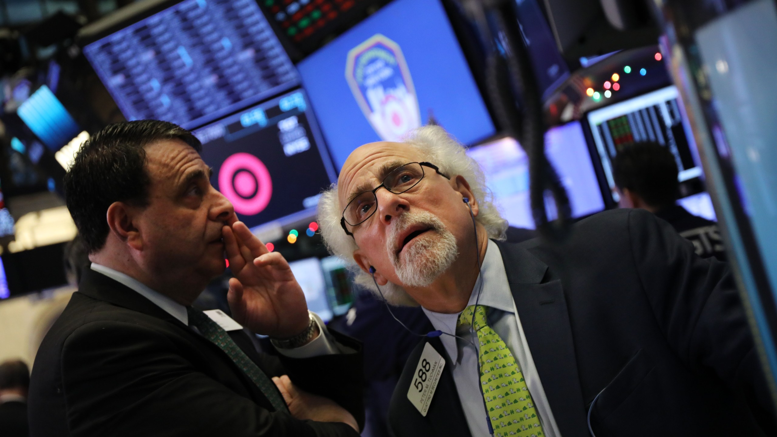 Traders work on the floor of the New York Stock Exchange on Dec. 21, 2018. (Credit: Spencer Platt / Getty Images)