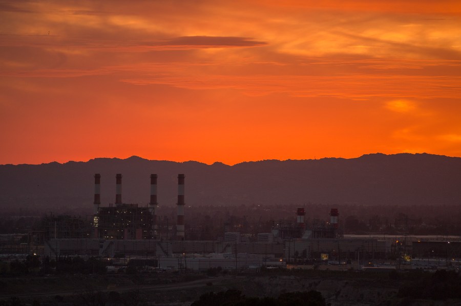 The gas-powered Valley Generating Station is seen in the San Fernando Valley on March 10, 2017 in Sun Valley, California. (Credit: David McNew/Getty Images)