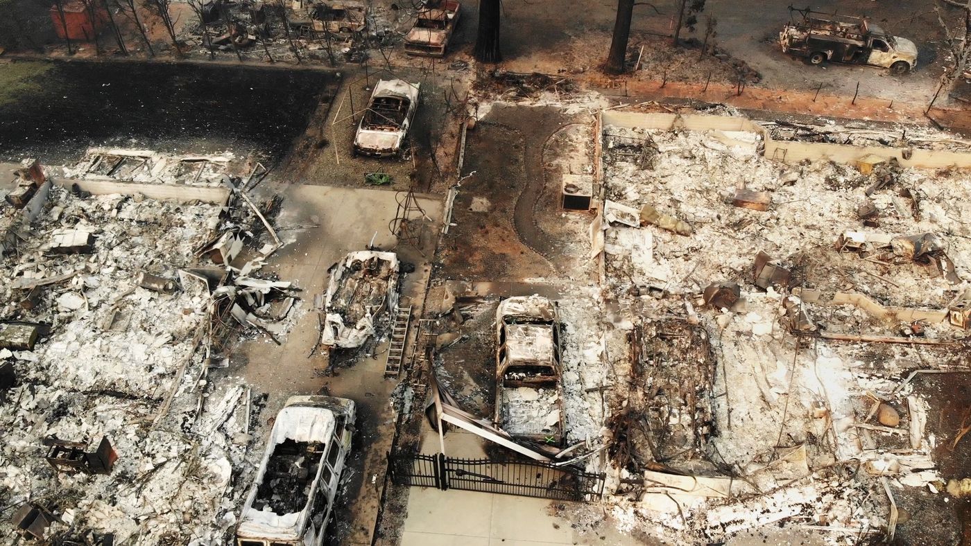 Following the deadly and destructive Camp Fire, an aerial view of the Northern California town of Paradise is seen on Nov. 15, 2018. (Credit: Carolyn Cole / Los Angeles Times)