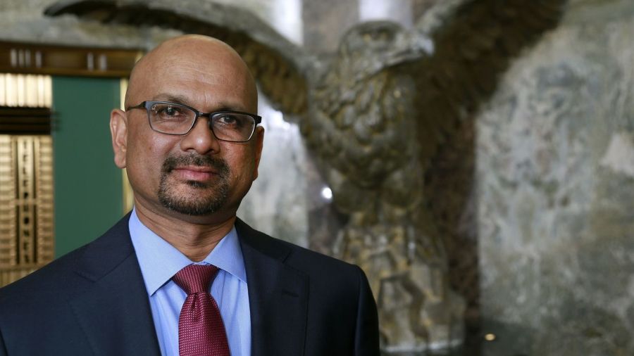 Davan Maharaj, former publisher and editor of the Los Angeles Times, is seen in an undated photo. (Credit: Kirk McKoy / Los Angeles Times)