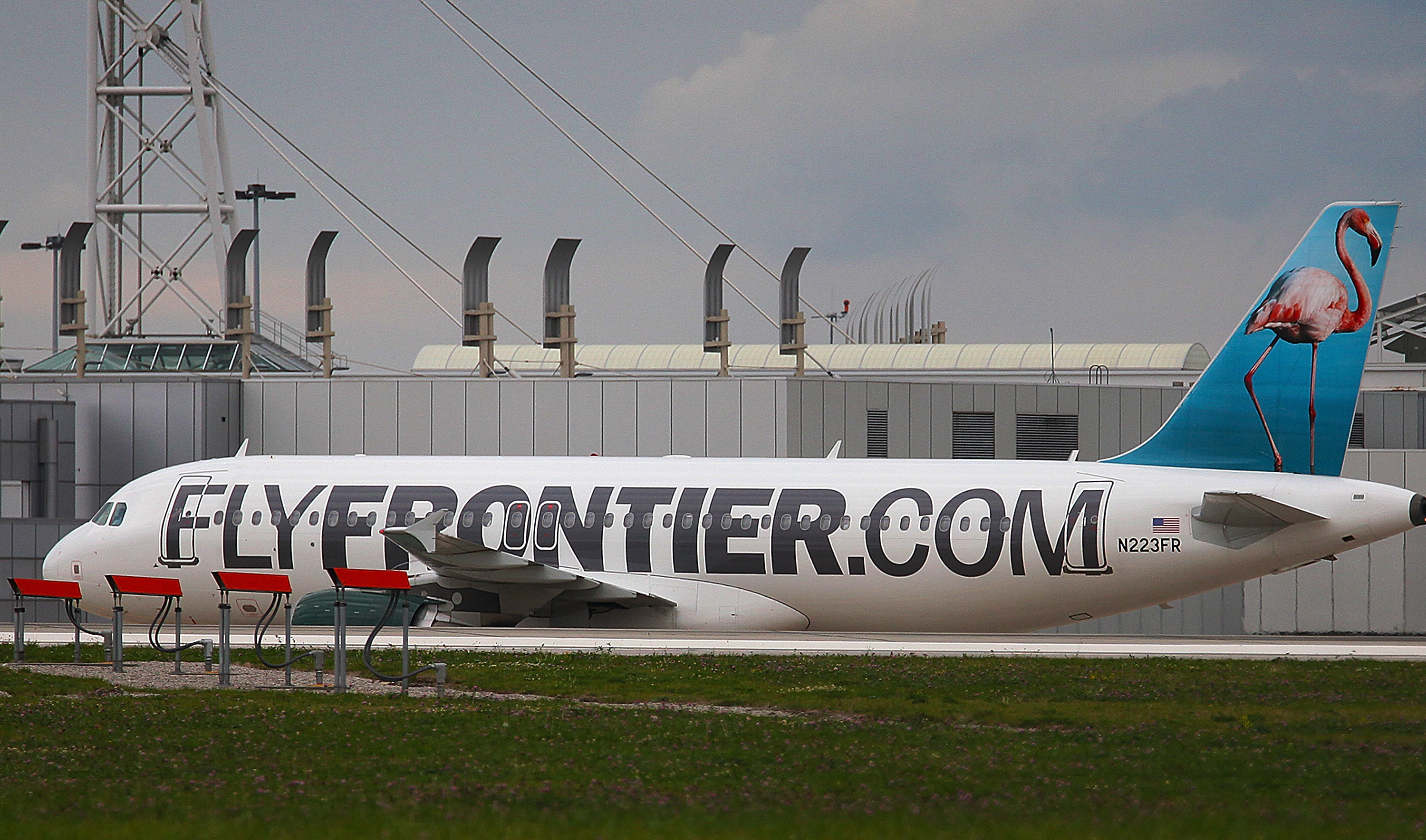 A Frontier Airlines plane on the runway at Cleveland Hopkins Airport on Oct. 15, 2018, in Cleveland, Ohio. (Credit: Michael Francis McElroy/Getty Images)