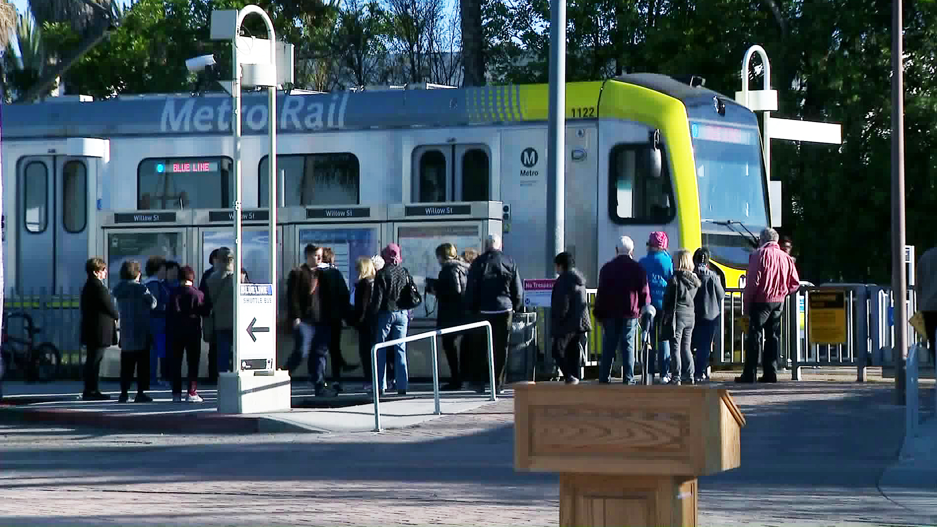 A Metro Blue Line train stops to pick up passengers on Jan. 22, 2019. (Credit: KTLA)