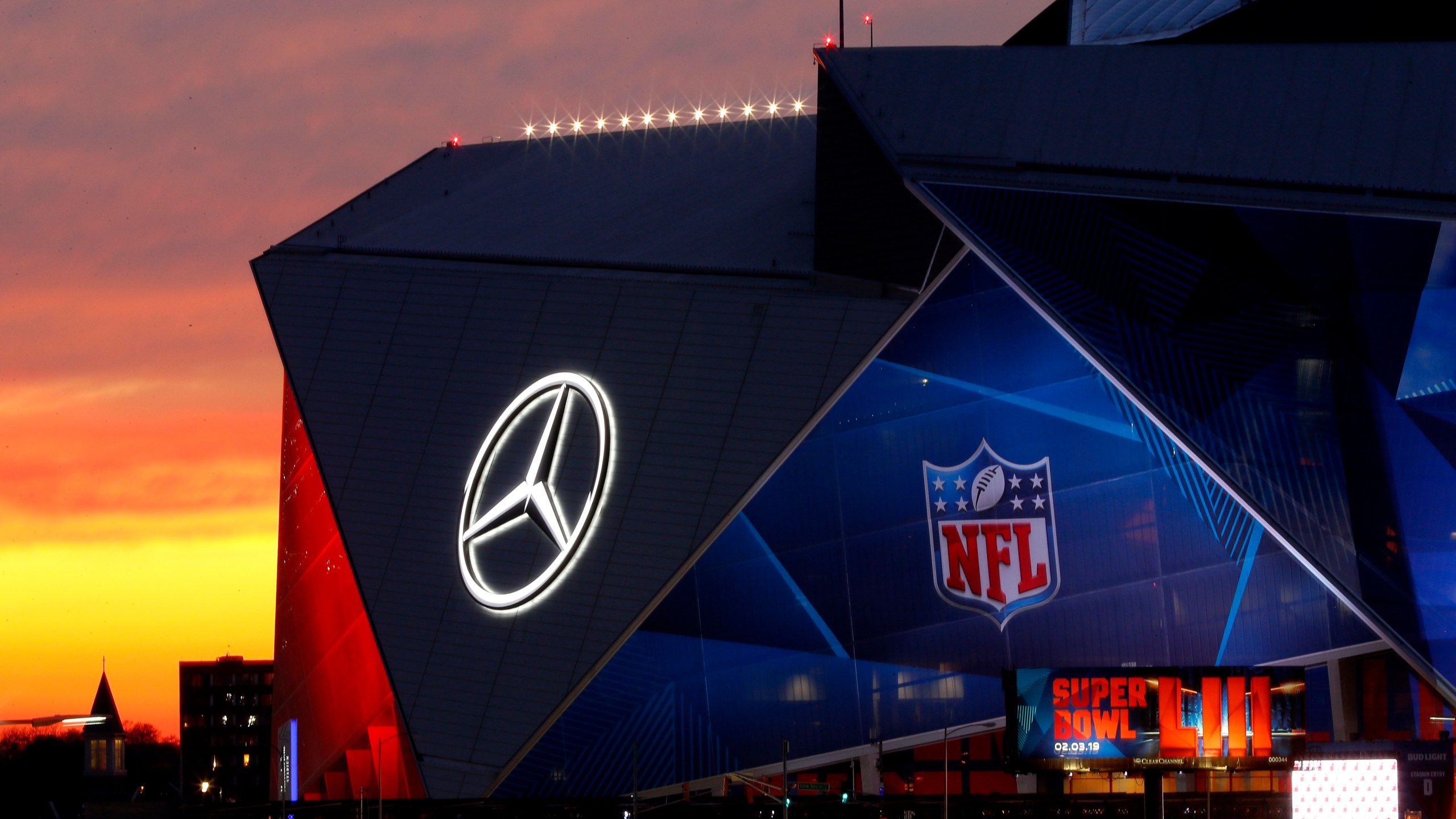 An exterior view of the Mercedes-Benz Stadium is seen on January 27, 2019 in Atlanta, Georgia. (Credit: Justin Heiman/Getty Images)