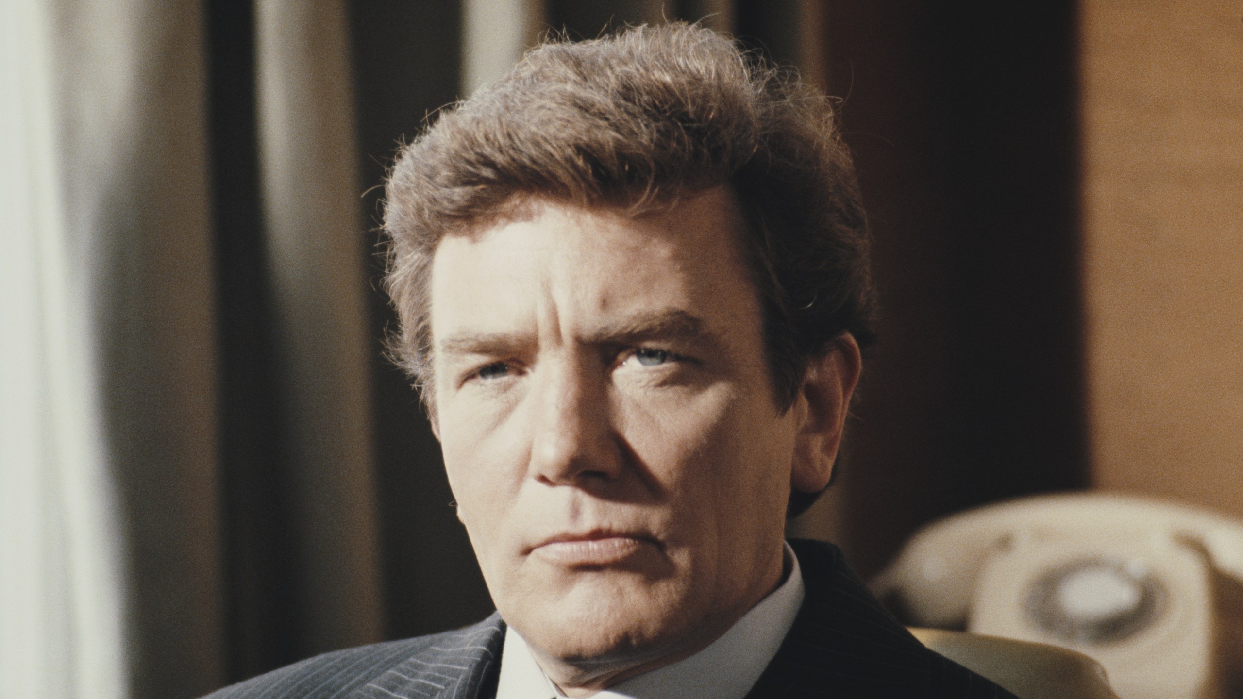 English actor Albert Finney in 1985. (Credit: Fox Photos/Hulton Archive/Getty Images)