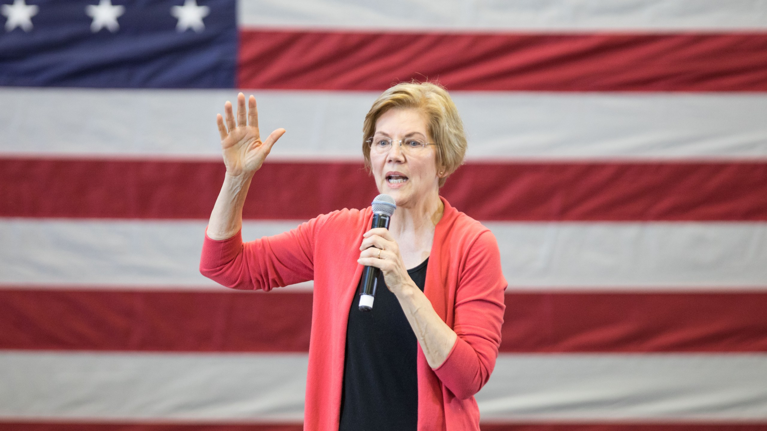 Sen. Elizabeth Warren (D-MA), speaks during a New Hampshire organizing event for her 2020 presidential exploratory committee at Manchester Community College on Jan. 12, 2019. (Credit: Scott Eisen/Getty Images)