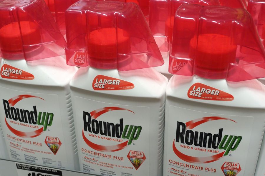 Bottles of Monsanto's Roundup are seen for sale June 19, 2018 at a retail store in Glendale, California. (Credit: ROBYN BECK/AFP/Getty Images)