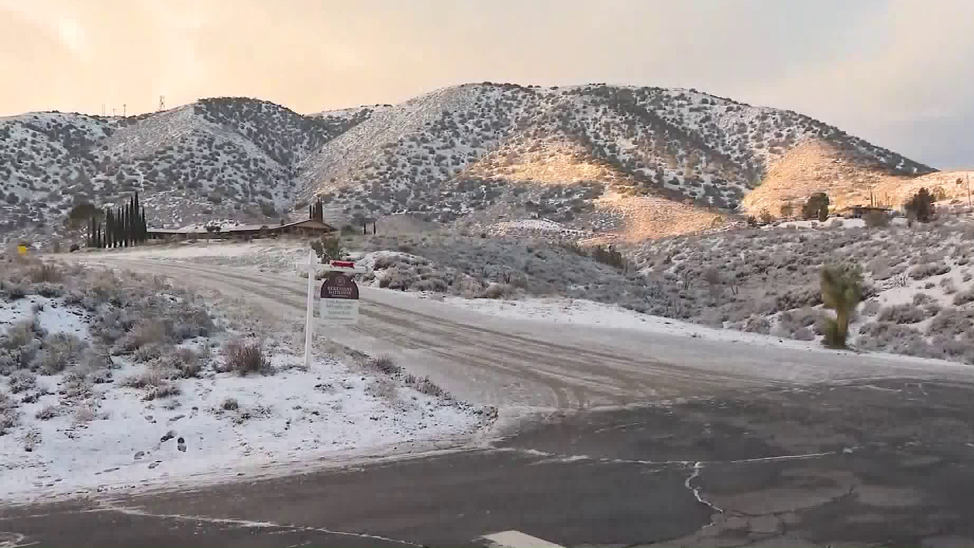 Snow blankets the Anaverde Hills in Palmdale on Feb. 21, 2019. (Credit: KTLA)