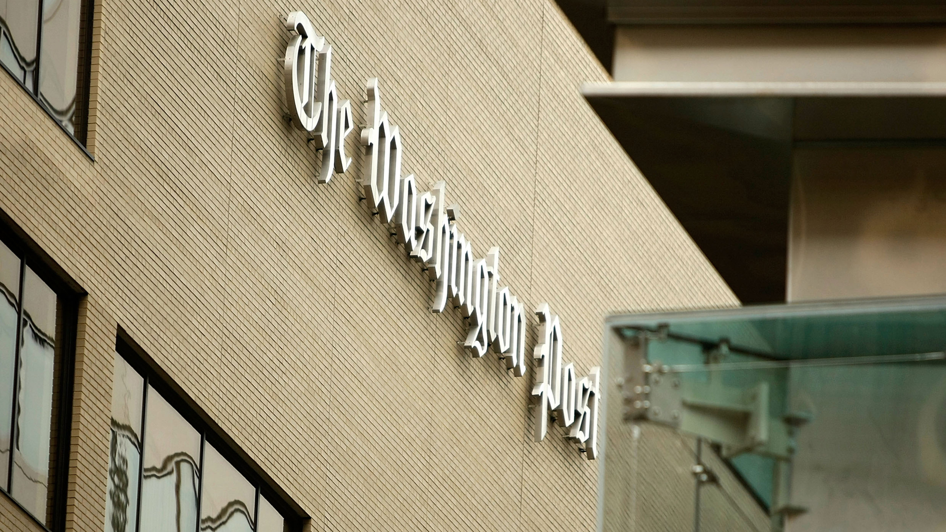 The logo for the Washington Post is displayed outside of its offices on May 1, 2009, in Washington, D.C. (Credit: Alex Wong/Getty Images)