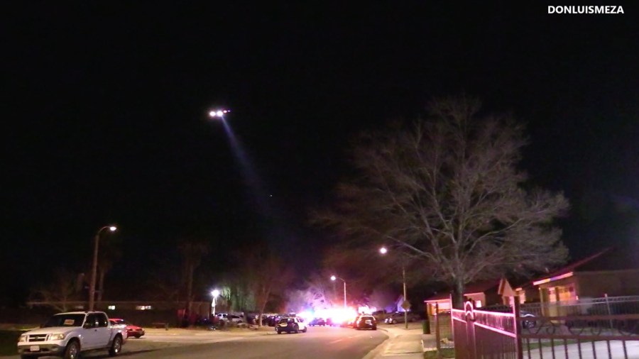 Deputies deal with a barricaded suspect in the 4000 block of Karling Place in Palmdale on March 16, 2019. (Credit: DonLuisMeza Video)