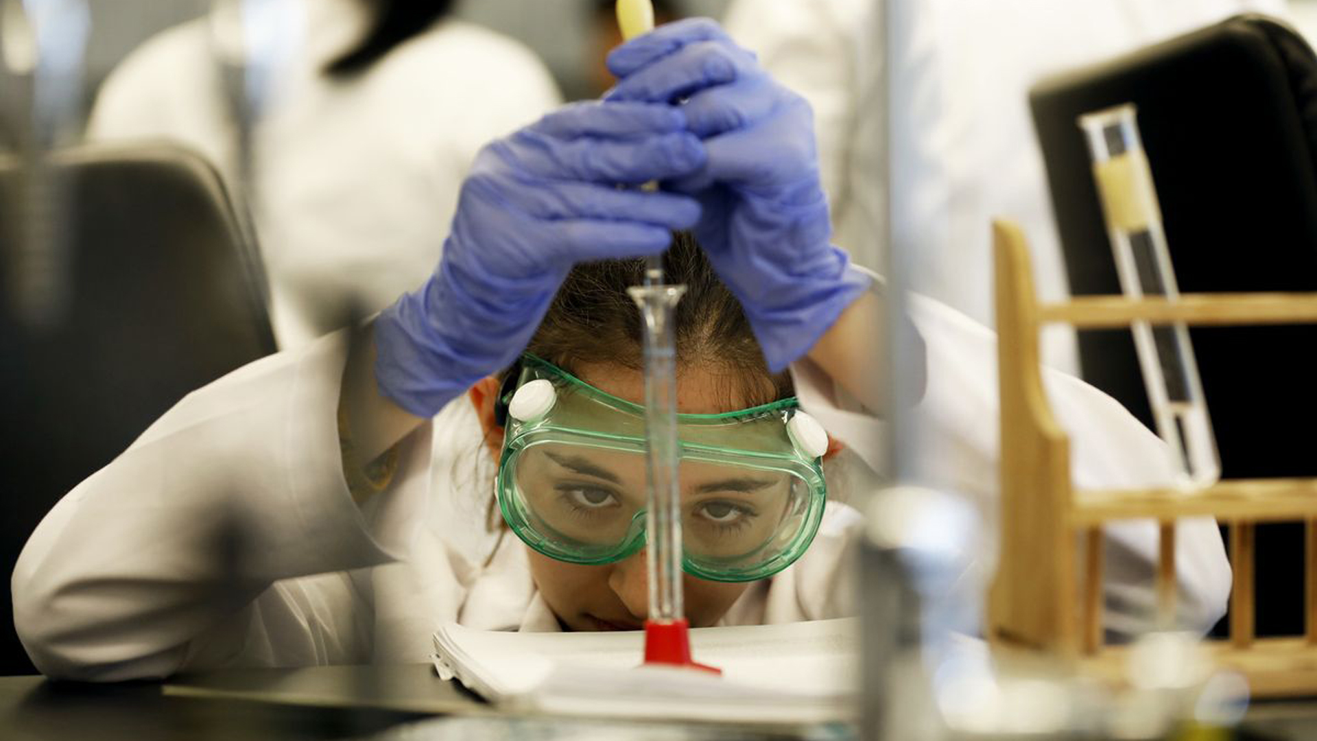 Mia Turel, a 13-year-old Cal State L.A. student, during a chemistry lab on campus. (Credit: Francine Orr / Los Angeles Times)