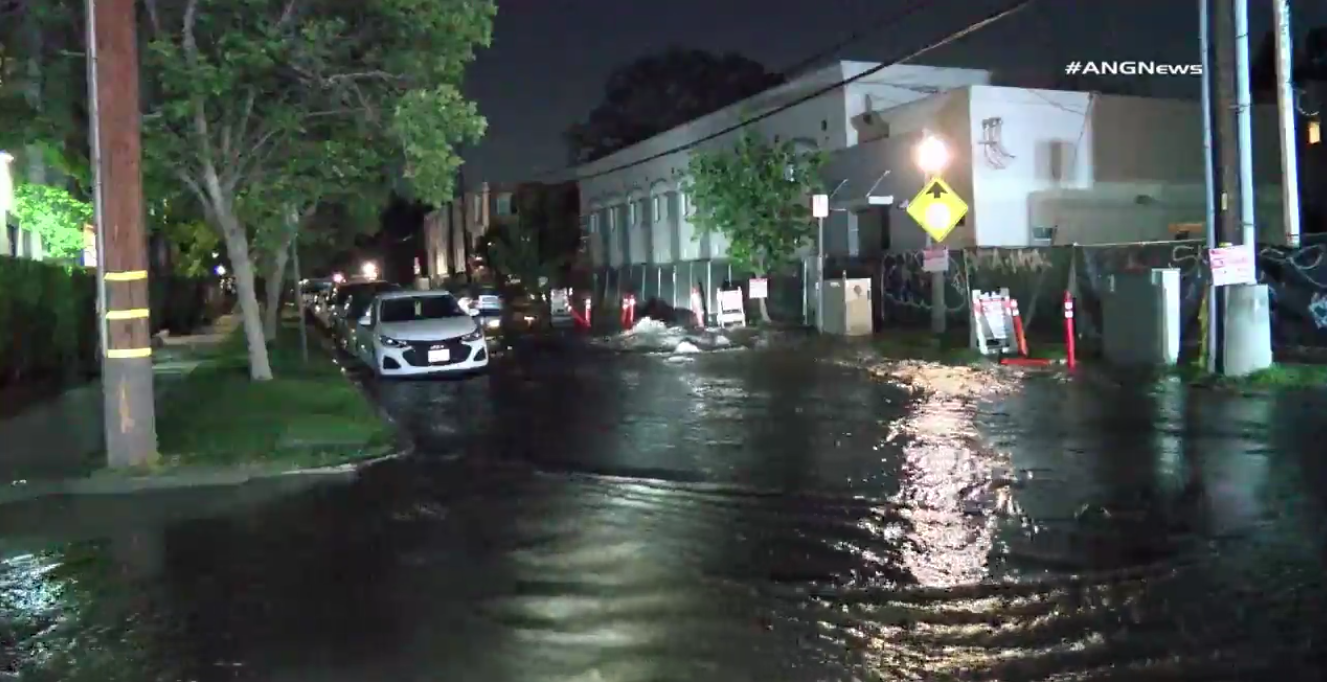 Fairfax District streets flood after a water main break on May 3, 2019. (Credit: ANG News)