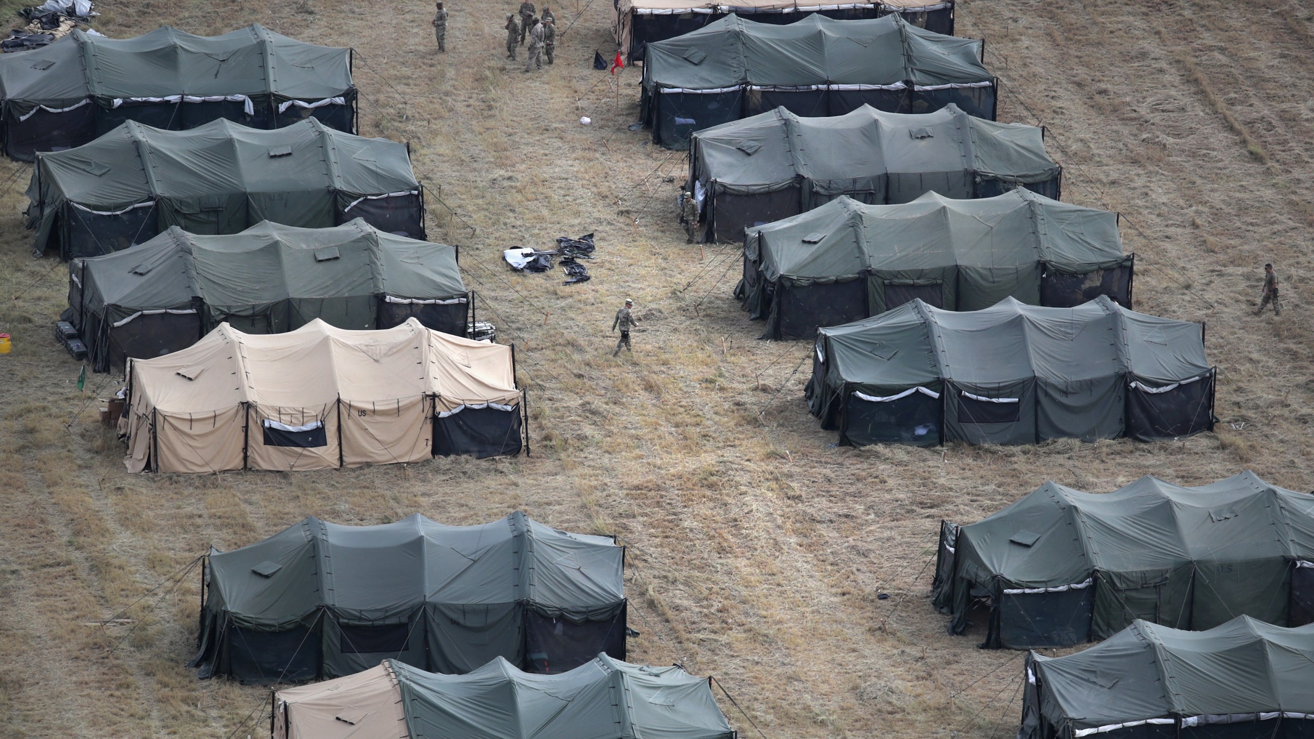 U.S. Army tents stand at a new military camp under construction at the U.S.-Mexico border on Nov. 7, 2018, in Donna, Texas. (Credit: John Moore/Getty Images)