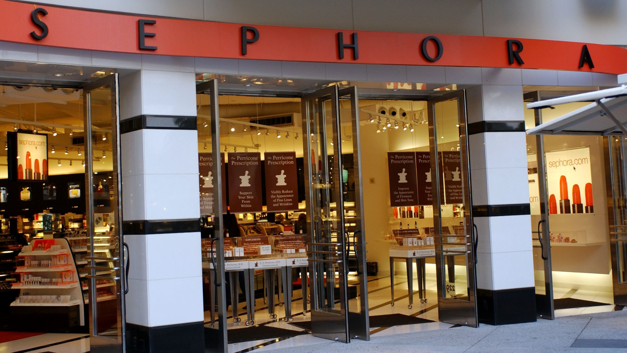 A Sephora store is photographed on Oct. 18, 2002 in Hollywood. (Credit: Jon Kopaloff/Getty Images)